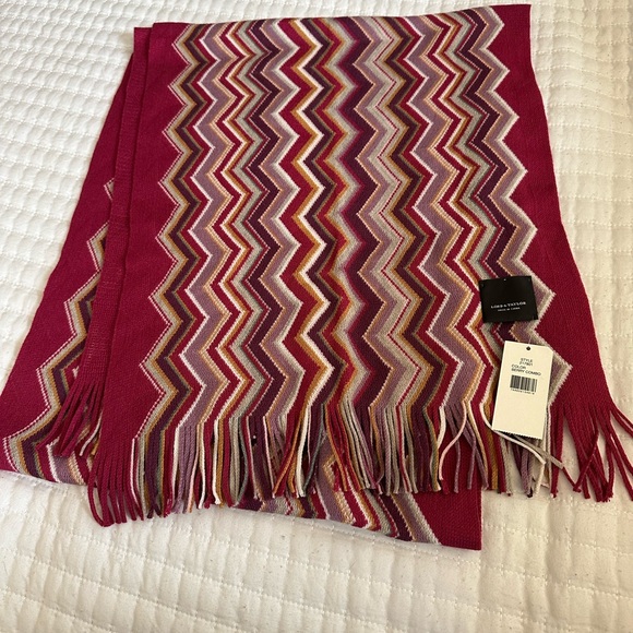 NWT Vintage Lord & Taylor patterned scarf - Picture 1 of 5